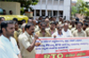 Auto drivers stage stir against deputy commissioner�s move on permits